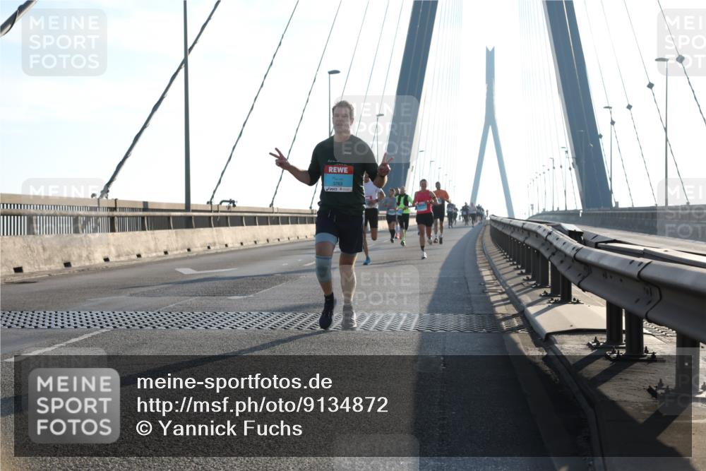 03.10.2025 - Köhlbrandbrückenlauf Yannick Fuchs http://msf.ph/oto/9134872 03.10.2025 08:22:05 Position 1 3763 meine-sportfotos.de