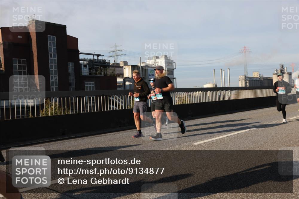 03.10.2025 - Köhlbrandbrückenlauf Lena Gebhardt http://msf.ph/oto/9134877 03.10.2025 09:53:04 Position 2  meine-sportfotos.de