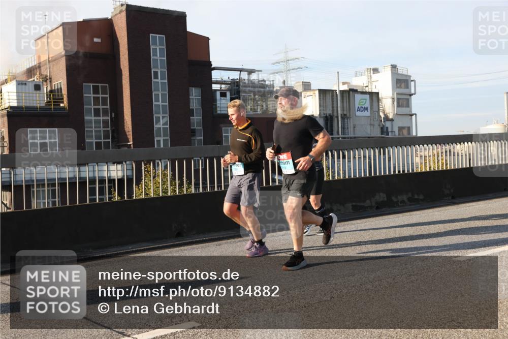 03.10.2025 - Köhlbrandbrückenlauf Lena Gebhardt http://msf.ph/oto/9134882 03.10.2025 09:53:04 Position 2 1419 meine-sportfotos.de