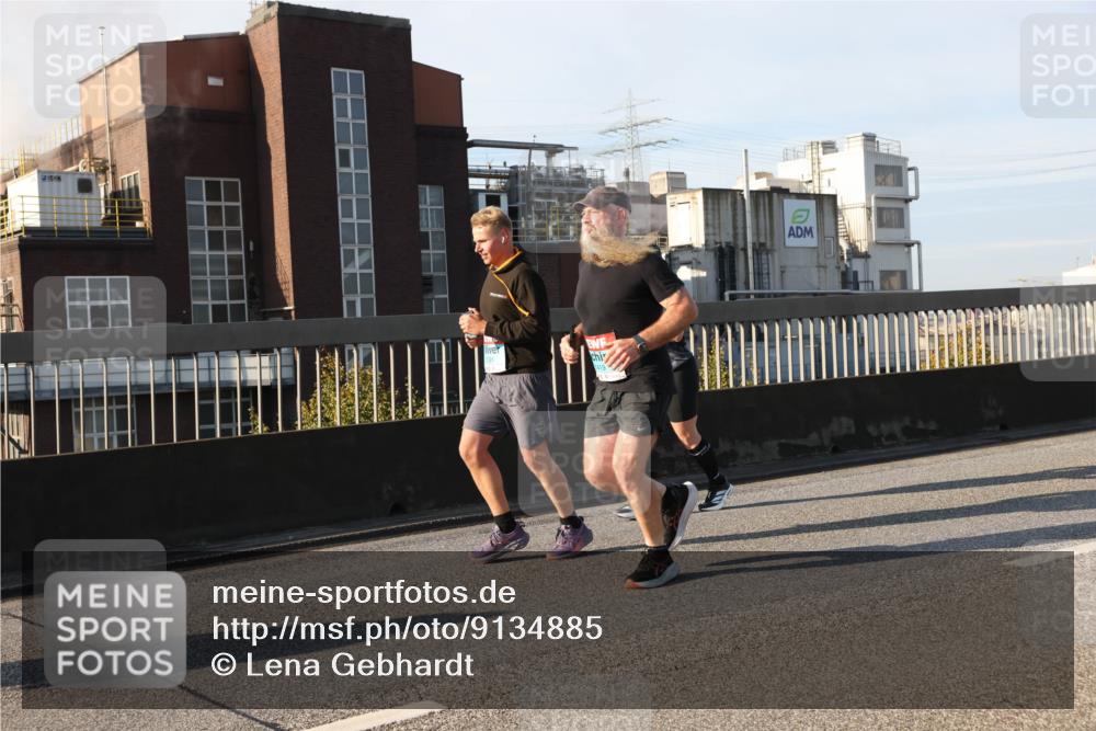 03.10.2025 - Köhlbrandbrückenlauf Lena Gebhardt http://msf.ph/oto/9134885 03.10.2025 09:53:04 Position 2  meine-sportfotos.de