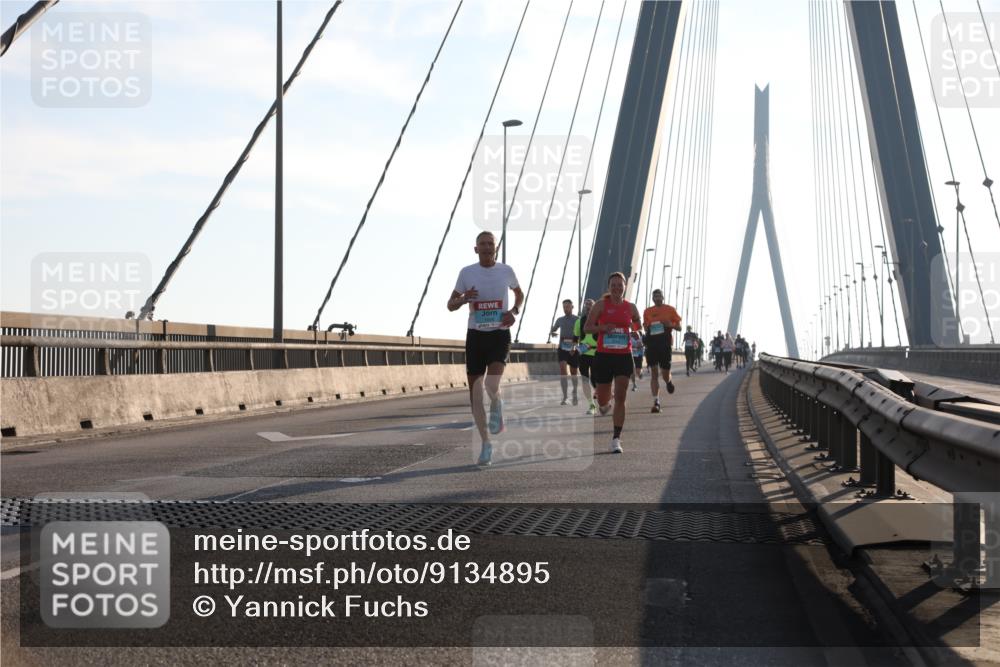 03.10.2025 - Köhlbrandbrückenlauf Yannick Fuchs http://msf.ph/oto/9134895 03.10.2025 08:22:07 Position 1  meine-sportfotos.de