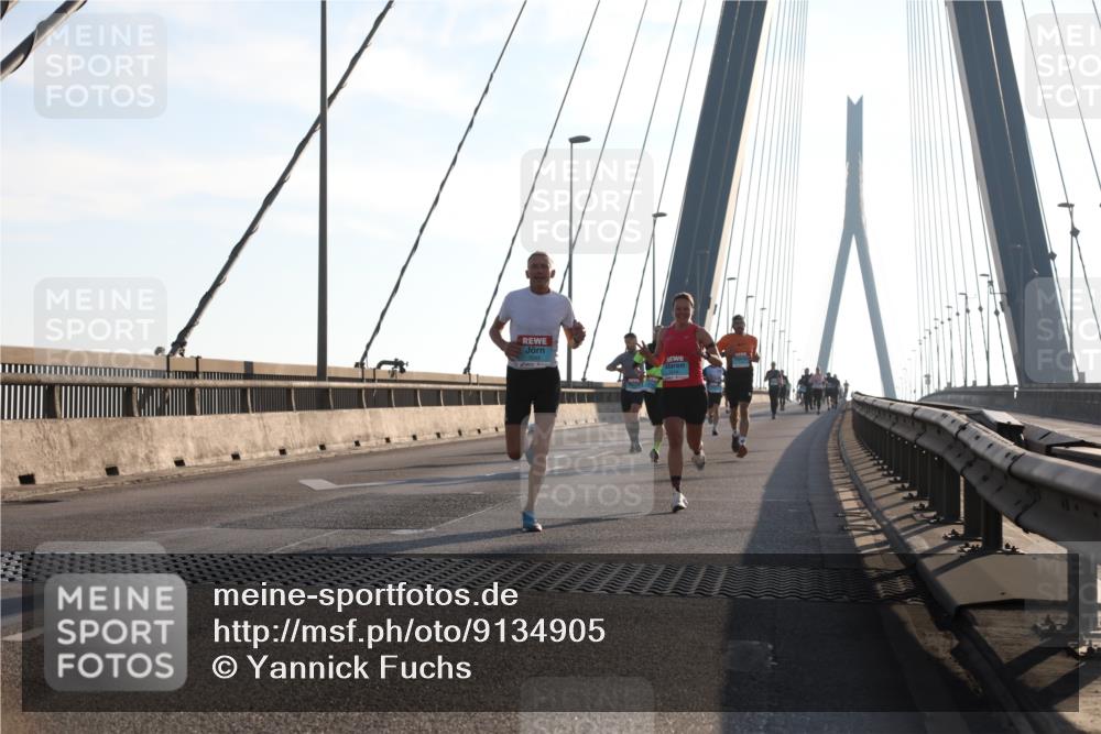 03.10.2025 - Köhlbrandbrückenlauf Yannick Fuchs http://msf.ph/oto/9134905 03.10.2025 08:22:07 Position 1  meine-sportfotos.de