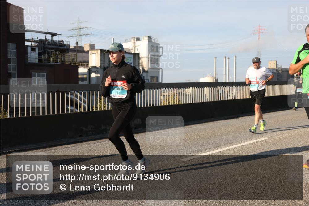 03.10.2025 - Köhlbrandbrückenlauf Lena Gebhardt http://msf.ph/oto/9134906 03.10.2025 09:53:06 Position 2 1747 meine-sportfotos.de