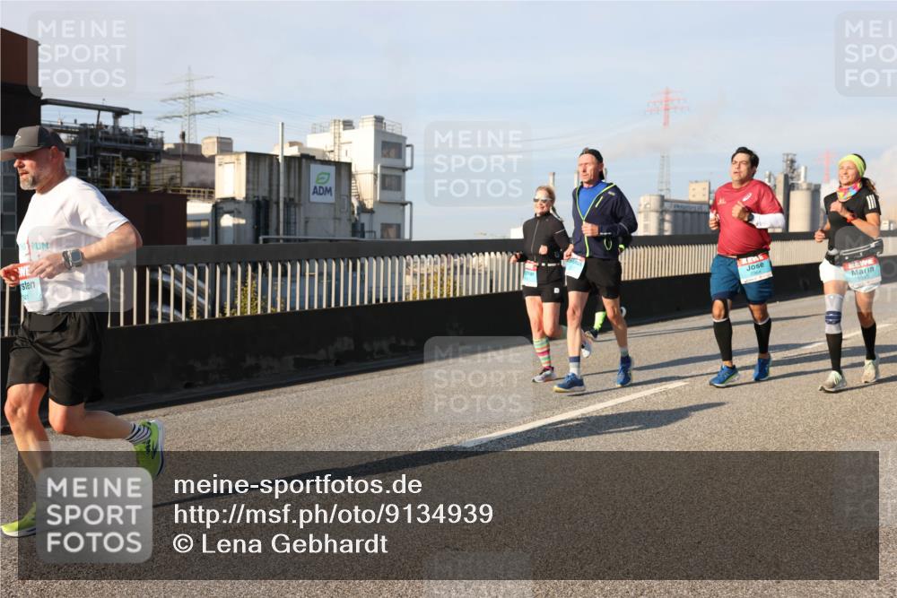 03.10.2025 - Köhlbrandbrückenlauf Lena Gebhardt http://msf.ph/oto/9134939 03.10.2025 09:53:08 Position 2 341 meine-sportfotos.de