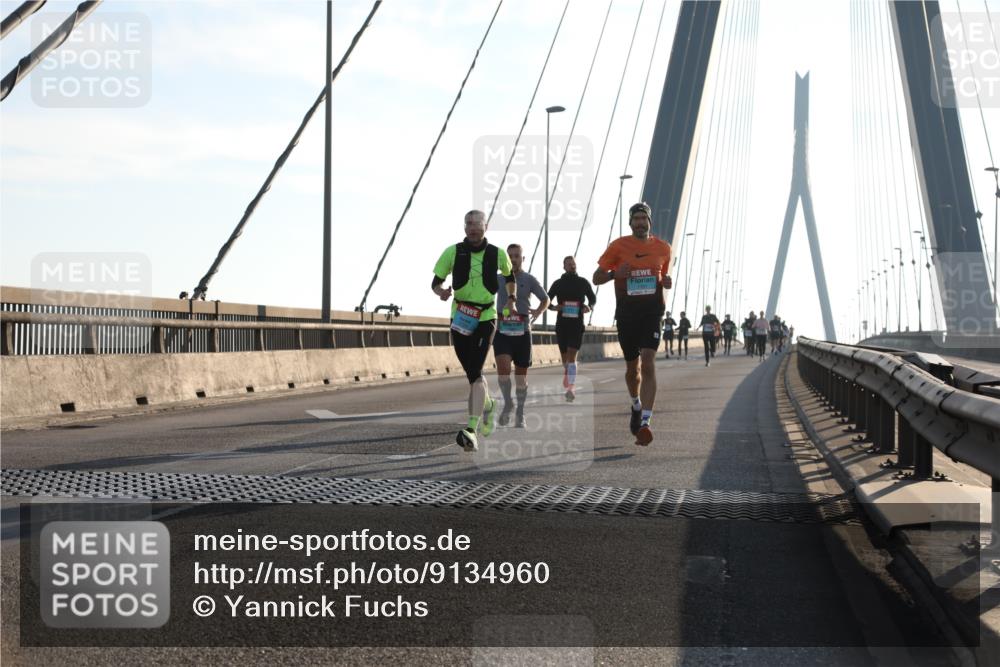 03.10.2025 - Köhlbrandbrückenlauf Yannick Fuchs http://msf.ph/oto/9134960 03.10.2025 08:22:10 Position 1  meine-sportfotos.de