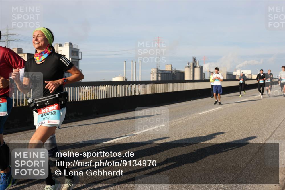 03.10.2025 - Köhlbrandbrückenlauf Lena Gebhardt http://msf.ph/oto/9134970 03.10.2025 09:53:09 Position 2 1093 meine-sportfotos.de