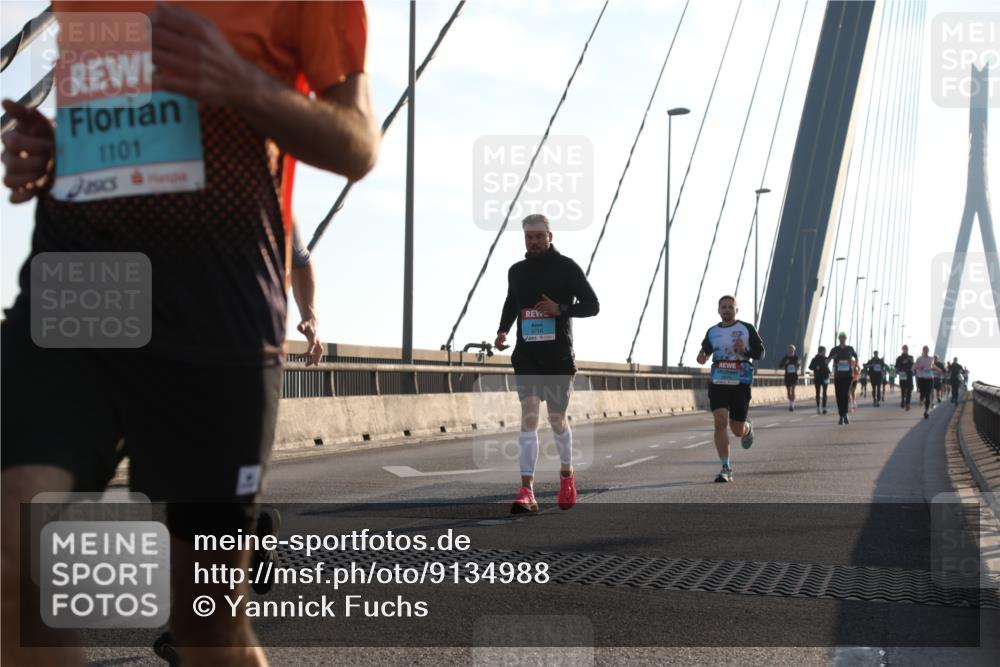 03.10.2025 - Köhlbrandbrückenlauf Yannick Fuchs http://msf.ph/oto/9134988 03.10.2025 08:22:13 Position 1 1101, 3718 meine-sportfotos.de