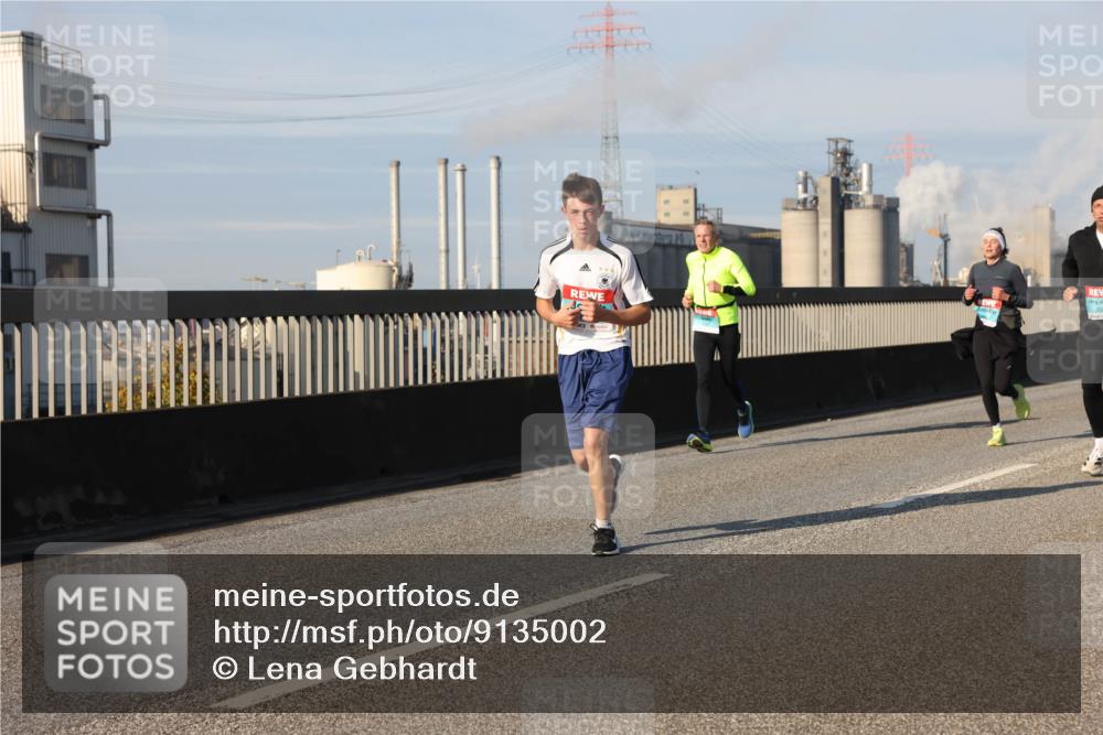 03.10.2025 - Köhlbrandbrückenlauf Lena Gebhardt http://msf.ph/oto/9135002 03.10.2025 09:53:12 Position 2  meine-sportfotos.de