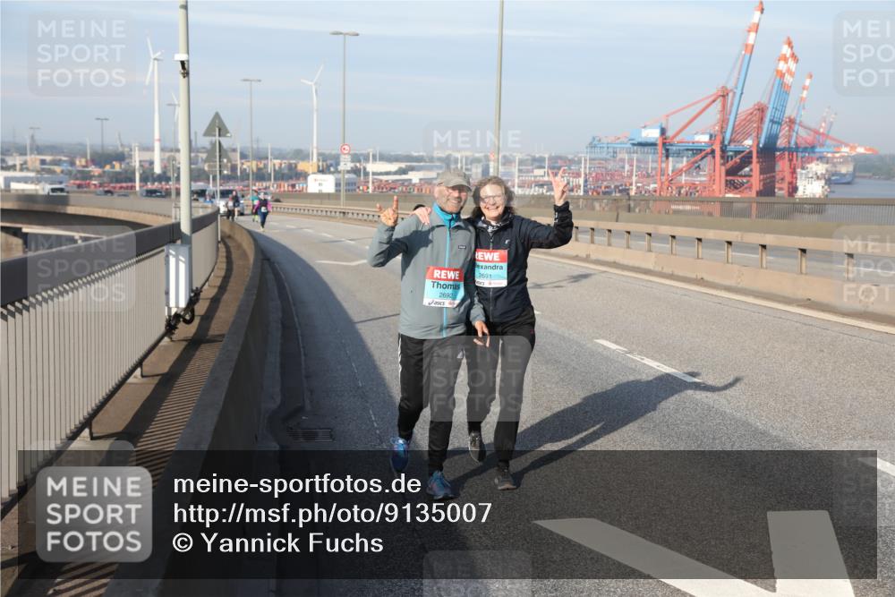 03.10.2025 - Köhlbrandbrückenlauf Yannick Fuchs http://msf.ph/oto/9135007 03.10.2025 09:13:23 Position 2 2692, 26911 meine-sportfotos.de