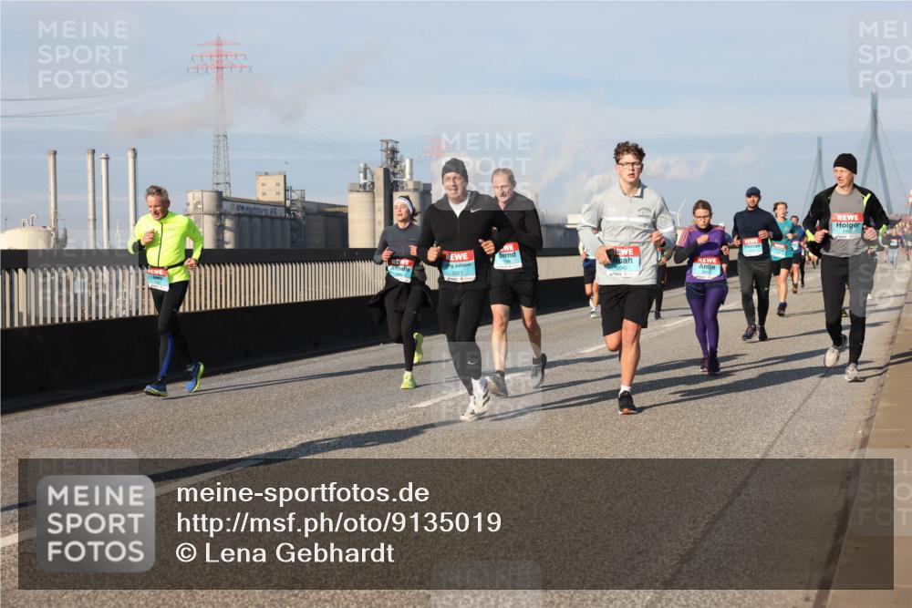 03.10.2025 - Köhlbrandbrückenlauf Lena Gebhardt http://msf.ph/oto/9135019 03.10.2025 09:53:13 Position 2 3321, 2040, 1192 meine-sportfotos.de