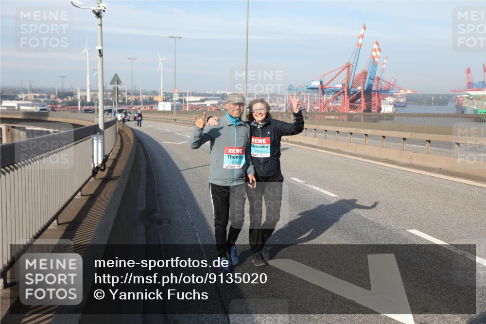 03.10.2025 - Köhlbrandbrückenlauf Yannick Fuchs http://msf.ph/oto/9135020 03.10.2025 09:13:24 Position 2 2692, 2691 meine-sportfotos.de