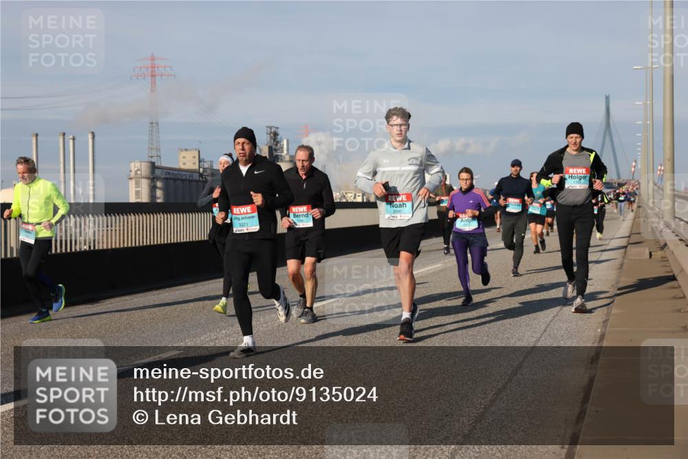 03.10.2025 - Köhlbrandbrückenlauf Lena Gebhardt http://msf.ph/oto/9135024 03.10.2025 09:53:13 Position 2 2040, 1786, 3321 meine-sportfotos.de