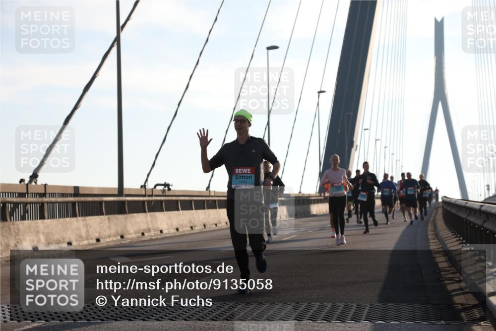 03.10.2025 - Köhlbrandbrückenlauf Yannick Fuchs http://msf.ph/oto/9135058 03.10.2025 08:22:20 Position 1 1103 meine-sportfotos.de
