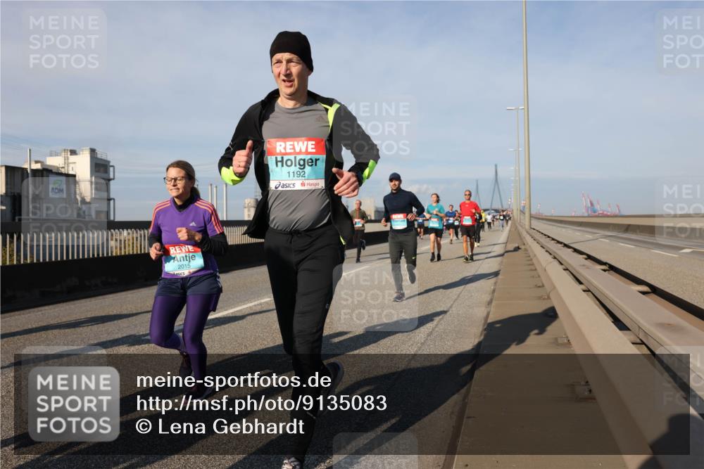 03.10.2025 - Köhlbrandbrückenlauf Lena Gebhardt http://msf.ph/oto/9135083 03.10.2025 09:53:16 Position 2 2015, 1192 meine-sportfotos.de