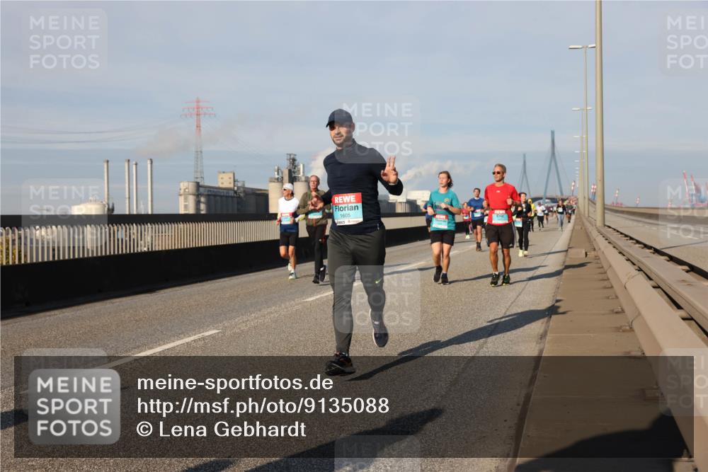 03.10.2025 - Köhlbrandbrückenlauf Lena Gebhardt http://msf.ph/oto/9135088 03.10.2025 09:53:16 Position 2 1605 meine-sportfotos.de