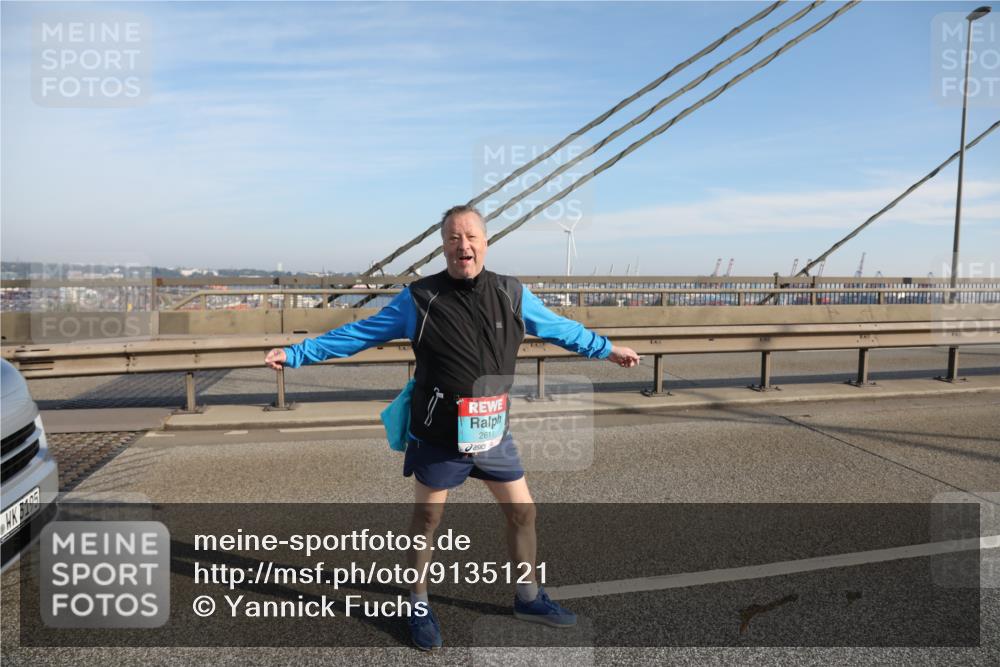 03.10.2025 - Köhlbrandbrückenlauf Yannick Fuchs http://msf.ph/oto/9135121 03.10.2025 09:14:21 Position 2 3195, 2611 meine-sportfotos.de
