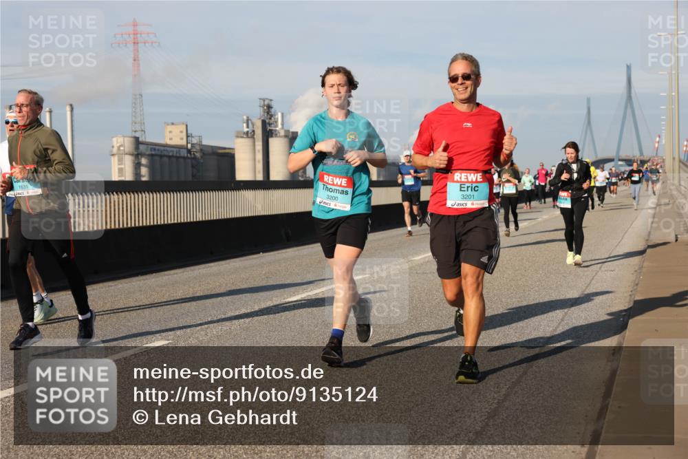03.10.2025 - Köhlbrandbrückenlauf Lena Gebhardt http://msf.ph/oto/9135124 03.10.2025 09:53:18 Position 2 1631, 3200, 3201 meine-sportfotos.de