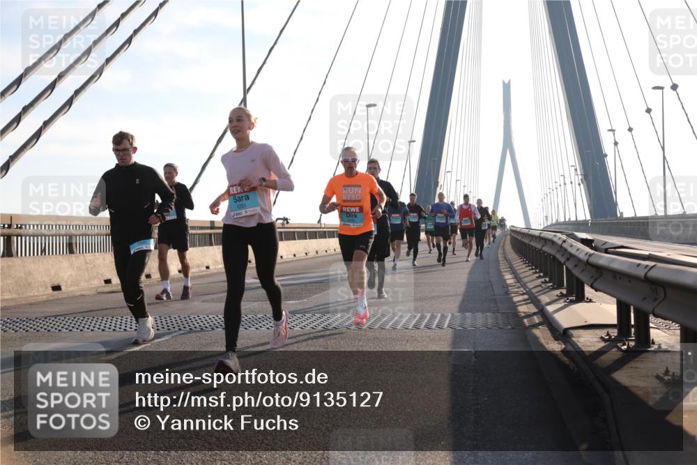 03.10.2025 - Köhlbrandbrückenlauf Yannick Fuchs http://msf.ph/oto/9135127 03.10.2025 08:22:25 Position 1 1095, 1251 meine-sportfotos.de