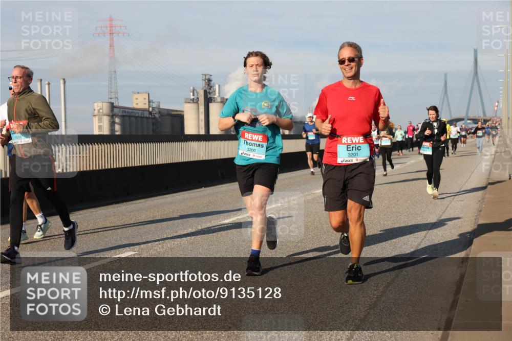 03.10.2025 - Köhlbrandbrückenlauf Lena Gebhardt http://msf.ph/oto/9135128 03.10.2025 09:53:18 Position 2 1631, 3200, 3201 meine-sportfotos.de