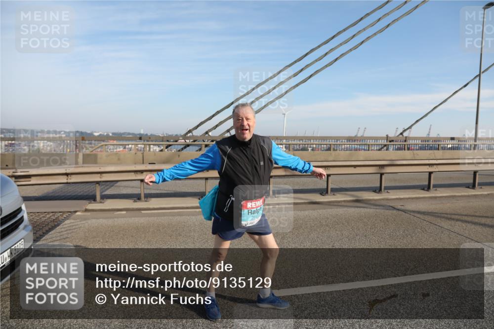 03.10.2025 - Köhlbrandbrückenlauf Yannick Fuchs http://msf.ph/oto/9135129 03.10.2025 09:14:21 Position 2 3195, 2611 meine-sportfotos.de