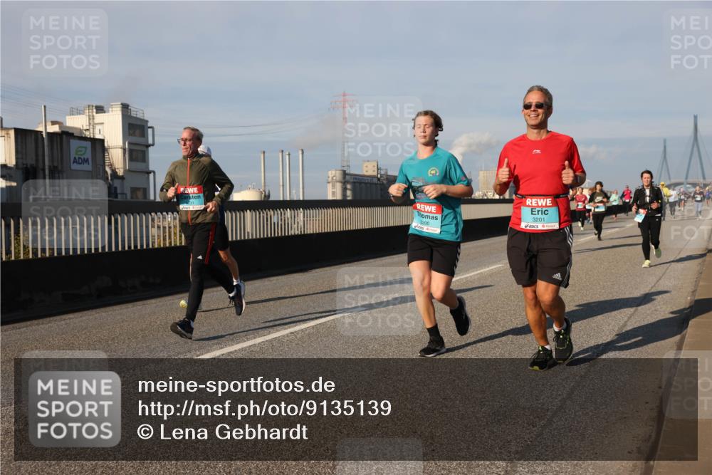 03.10.2025 - Köhlbrandbrückenlauf Lena Gebhardt http://msf.ph/oto/9135139 03.10.2025 09:53:19 Position 2 3200, 3201 meine-sportfotos.de