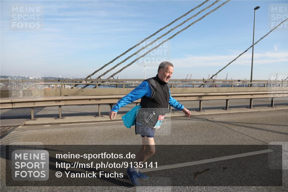 03.10.2025 - Köhlbrandbrückenlauf Yannick Fuchs http://msf.ph/oto/9135141 03.10.2025 09:14:22 Position 2  meine-sportfotos.de
