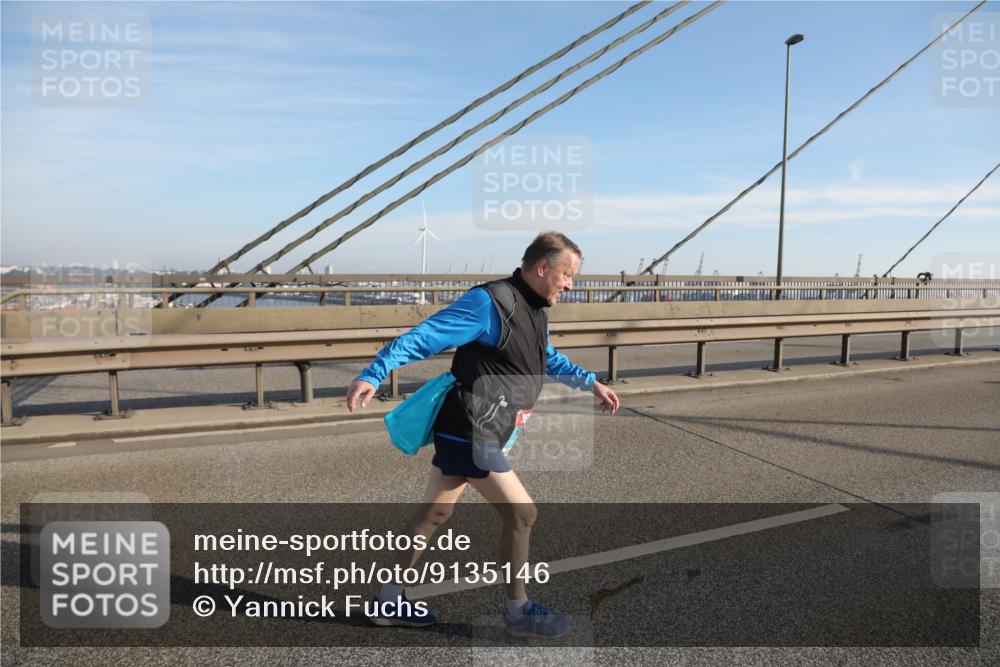 03.10.2025 - Köhlbrandbrückenlauf Yannick Fuchs http://msf.ph/oto/9135146 03.10.2025 09:14:22 Position 2  meine-sportfotos.de