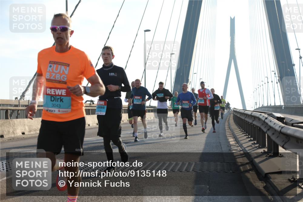 03.10.2025 - Köhlbrandbrückenlauf Yannick Fuchs http://msf.ph/oto/9135148 03.10.2025 08:22:26 Position 1 1, 3043, 3136 meine-sportfotos.de