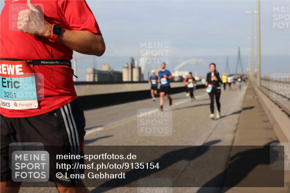 03.10.2025 - Köhlbrandbrückenlauf Lena Gebhardt http://msf.ph/oto/9135154 03.10.2025 09:53:20 Position 2 3201 meine-sportfotos.de