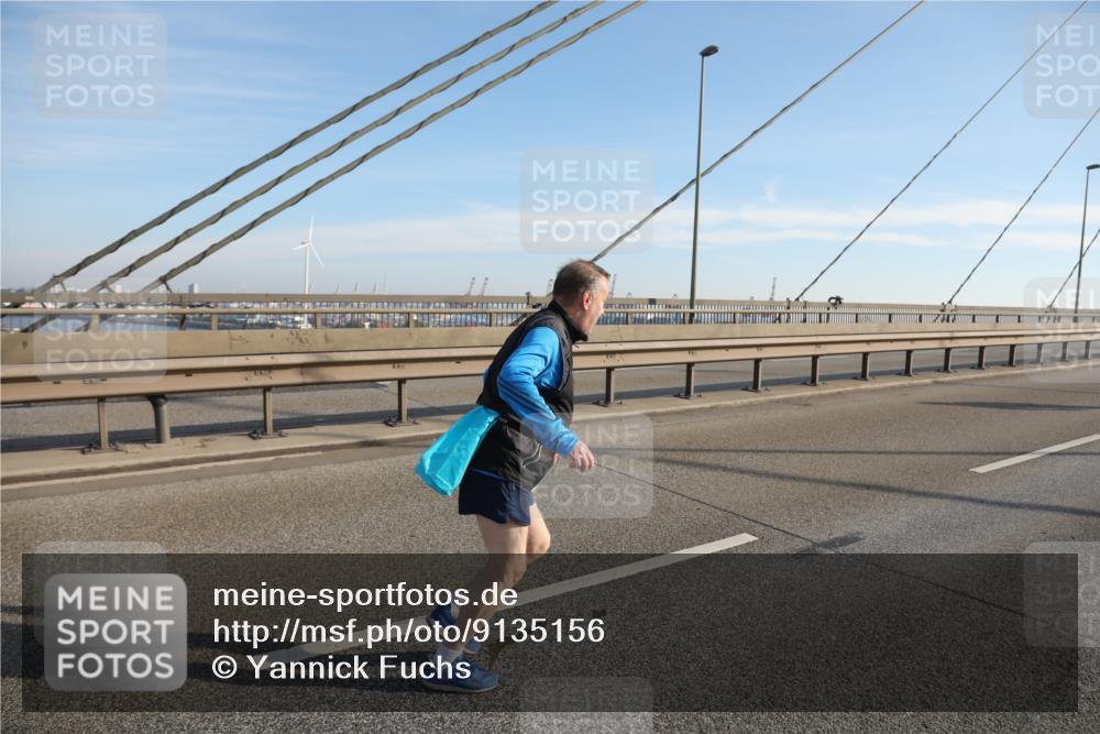 03.10.2025 - Köhlbrandbrückenlauf Yannick Fuchs http://msf.ph/oto/9135156 03.10.2025 09:14:22 Position 2  meine-sportfotos.de
