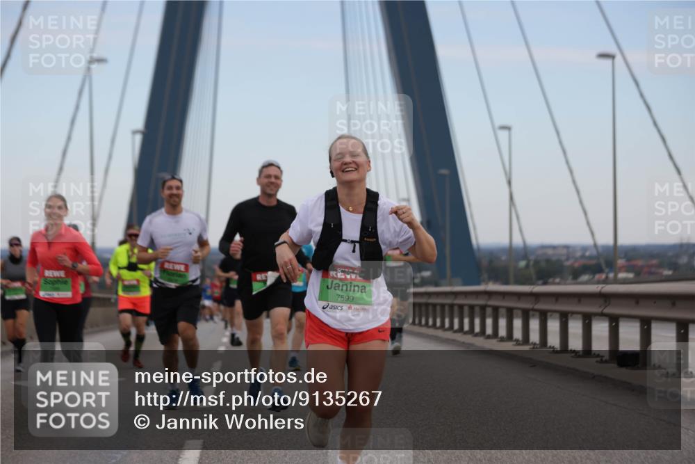 03.10.2025 - Köhlbrandbrückenlauf Jannik Wohlers http://msf.ph/oto/9135267 03.10.2025 15:24:09 Position 1 7599 meine-sportfotos.de