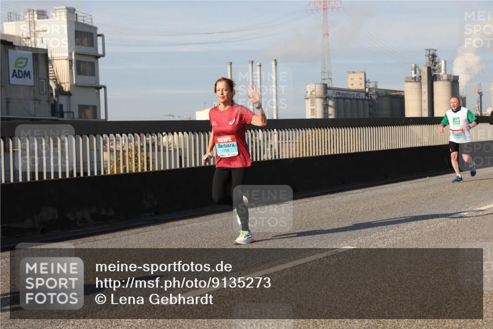 03.10.2025 - Köhlbrandbrückenlauf Lena Gebhardt http://msf.ph/oto/9135273 03.10.2025 09:53:26 Position 2 1705 meine-sportfotos.de