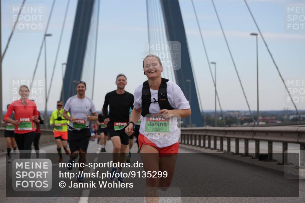 03.10.2025 - Köhlbrandbrückenlauf Jannik Wohlers http://msf.ph/oto/9135299 03.10.2025 15:24:09 Position 1 7599 meine-sportfotos.de