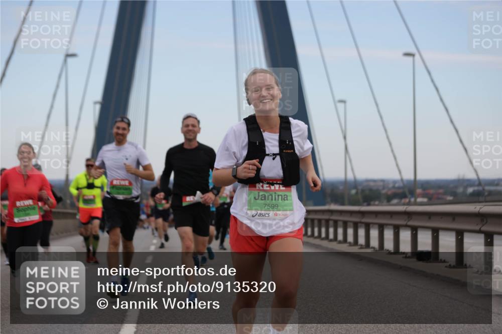 03.10.2025 - Köhlbrandbrückenlauf Jannik Wohlers http://msf.ph/oto/9135320 03.10.2025 15:24:10 Position 1 7599 meine-sportfotos.de