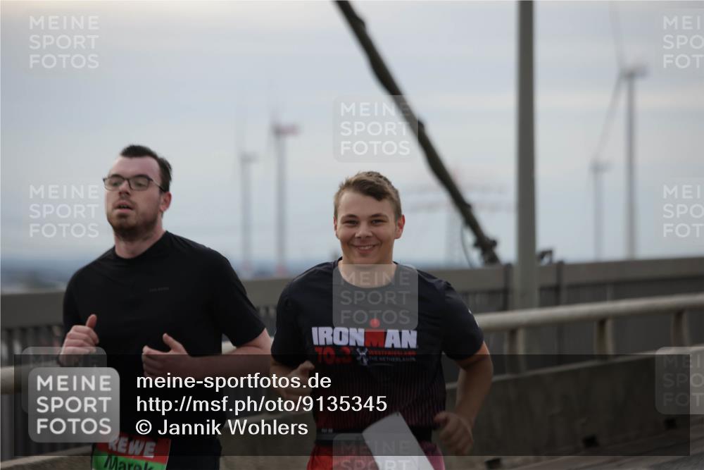 03.10.2025 - Köhlbrandbrückenlauf Jannik Wohlers http://msf.ph/oto/9135345 03.10.2025 16:06:14 Position 1 70, 3 meine-sportfotos.de