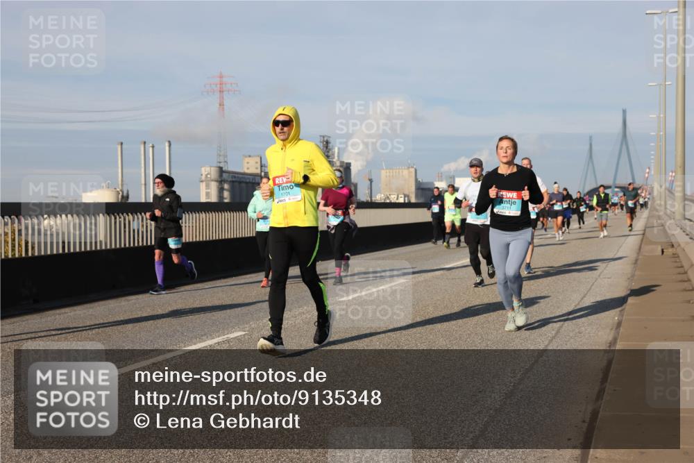 03.10.2025 - Köhlbrandbrückenlauf Lena Gebhardt http://msf.ph/oto/9135348 03.10.2025 09:53:29 Position 2 1701, 3711 meine-sportfotos.de