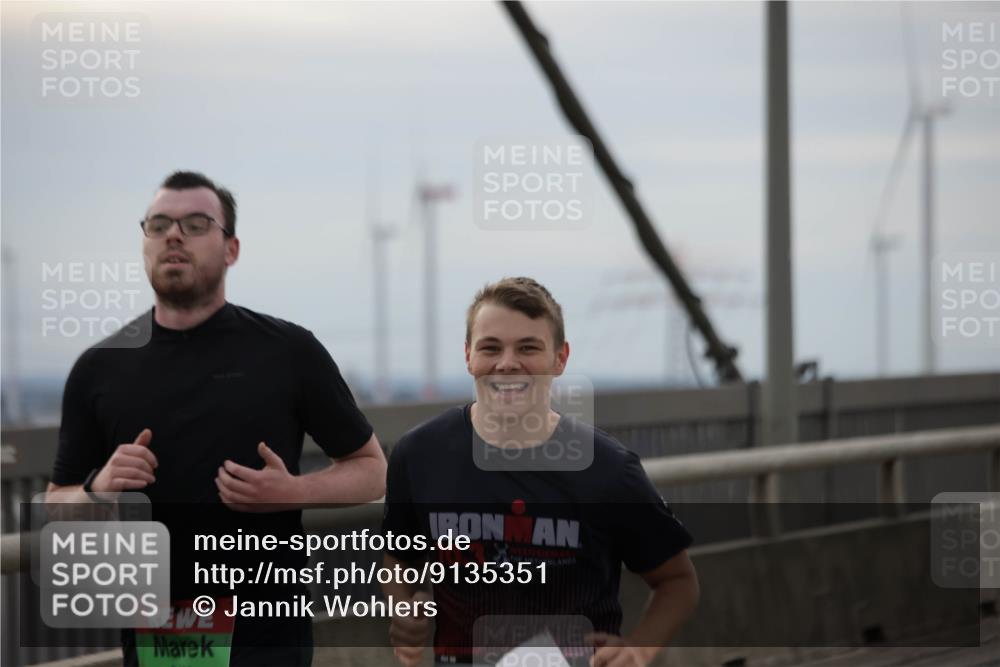 03.10.2025 - Köhlbrandbrückenlauf Jannik Wohlers http://msf.ph/oto/9135351 03.10.2025 16:06:14 Position 1 70, 3 meine-sportfotos.de