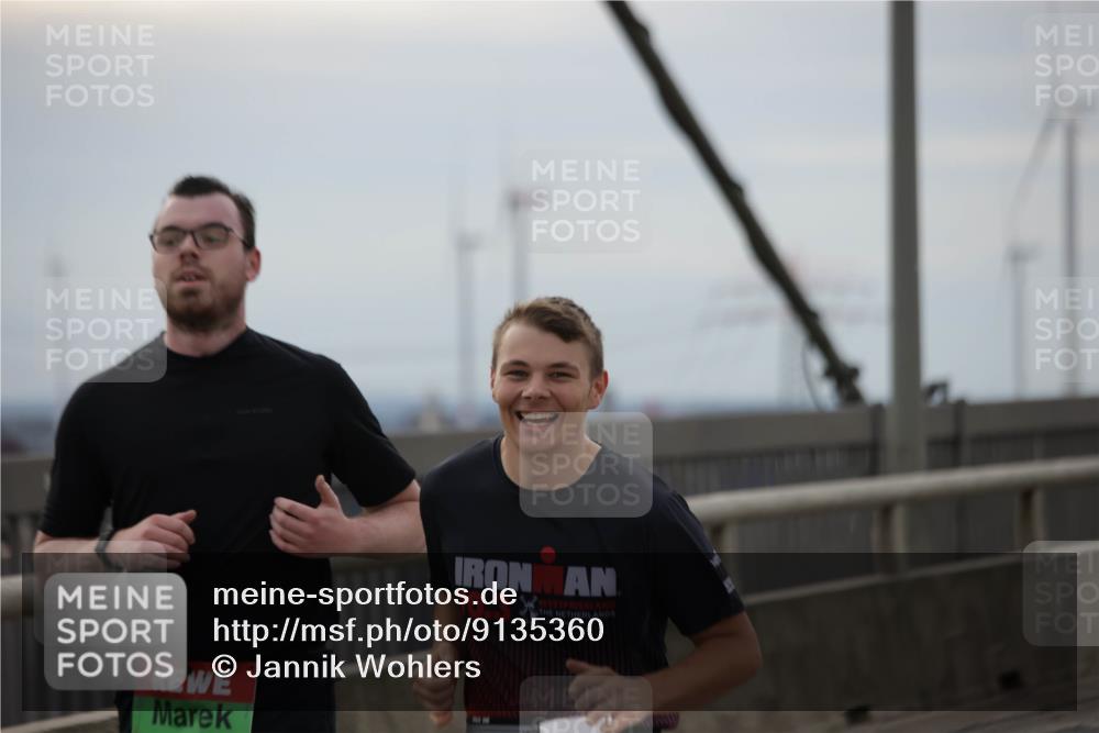 03.10.2025 - Köhlbrandbrückenlauf Jannik Wohlers http://msf.ph/oto/9135360 03.10.2025 16:06:14 Position 1 10, 3 meine-sportfotos.de