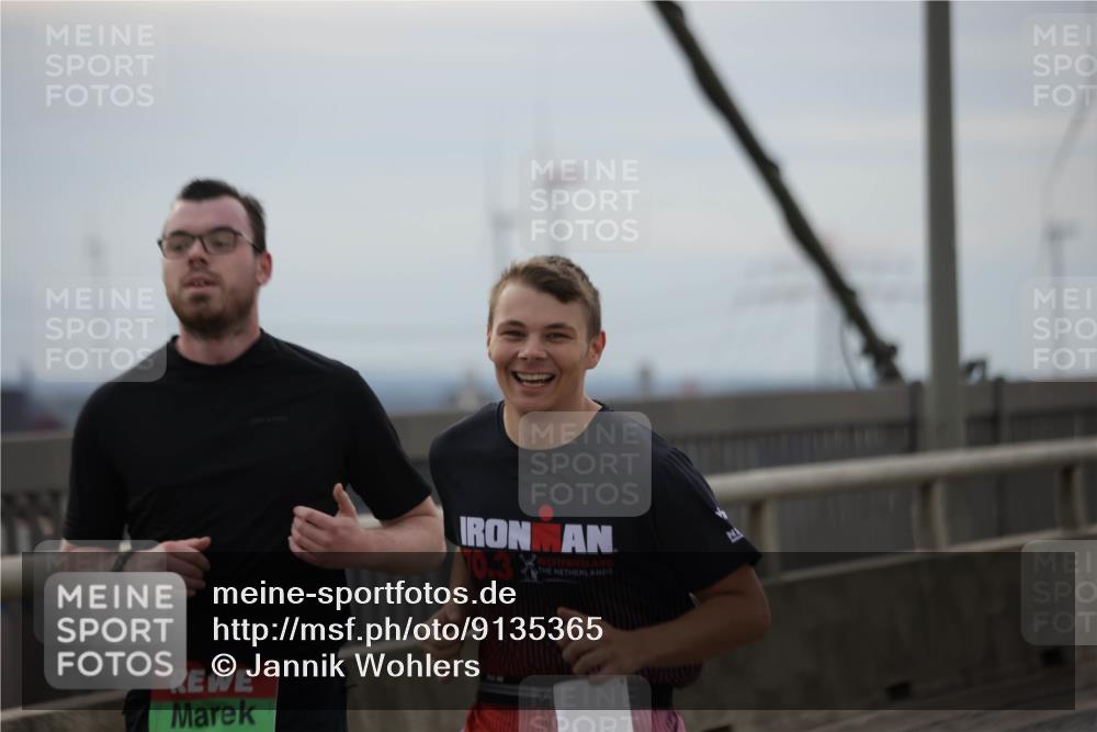 03.10.2025 - Köhlbrandbrückenlauf Jannik Wohlers http://msf.ph/oto/9135365 03.10.2025 16:06:14 Position 1 10, 3 meine-sportfotos.de