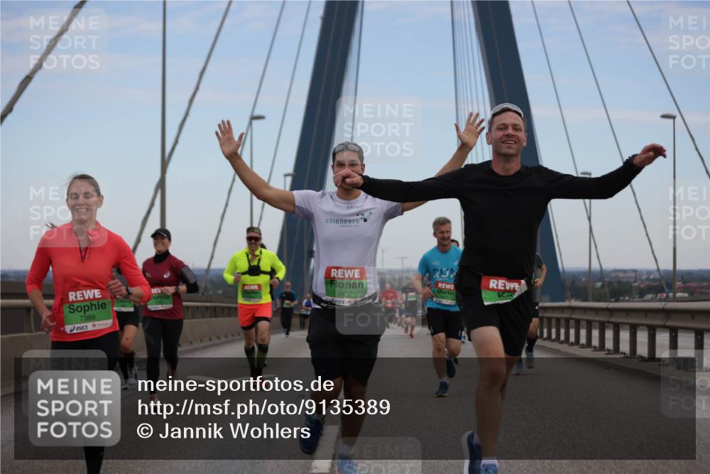 03.10.2025 - Köhlbrandbrückenlauf Jannik Wohlers http://msf.ph/oto/9135389 03.10.2025 15:24:11 Position 1 7386, 9416 meine-sportfotos.de