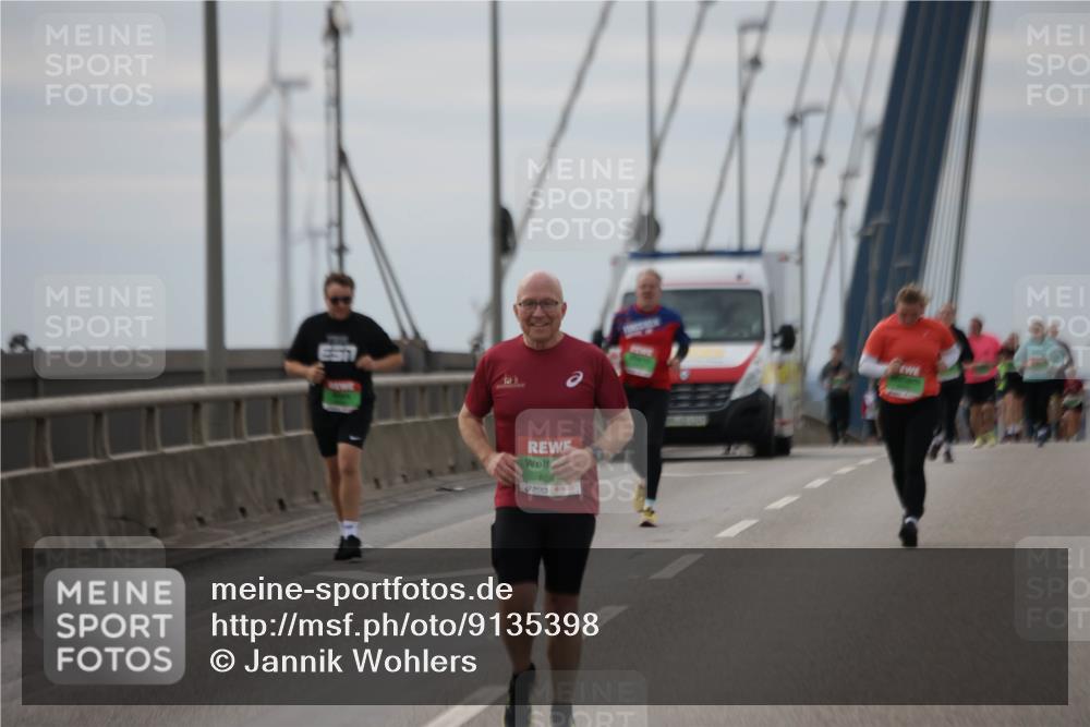 03.10.2025 - Köhlbrandbrückenlauf Jannik Wohlers http://msf.ph/oto/9135398 03.10.2025 16:06:18 Position 1 856 meine-sportfotos.de
