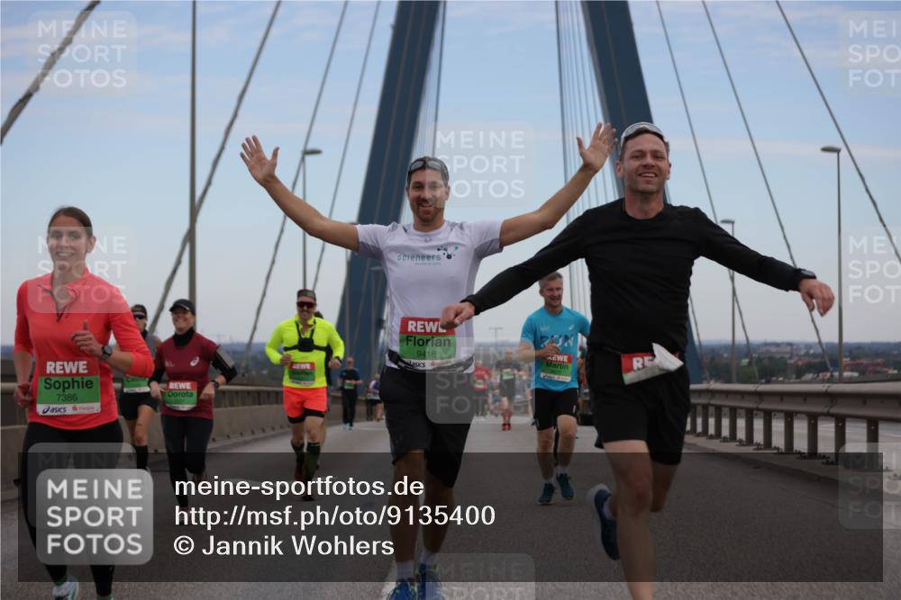 03.10.2025 - Köhlbrandbrückenlauf Jannik Wohlers http://msf.ph/oto/9135400 03.10.2025 15:24:11 Position 1 7386, 9416 meine-sportfotos.de