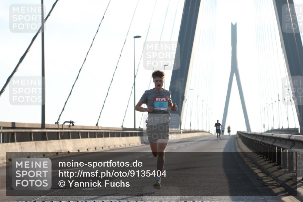 03.10.2025 - Köhlbrandbrückenlauf Yannick Fuchs http://msf.ph/oto/9135404 03.10.2025 08:17:52 Position 2 3782 meine-sportfotos.de