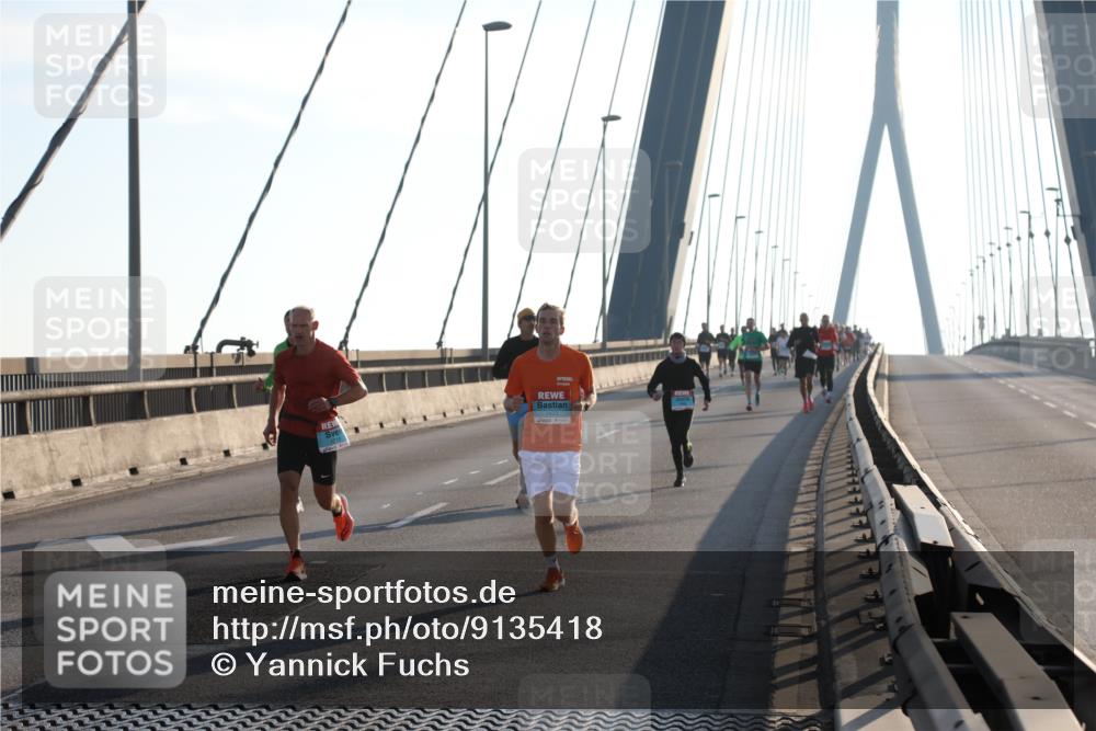 03.10.2025 - Köhlbrandbrückenlauf Yannick Fuchs http://msf.ph/oto/9135418 03.10.2025 08:22:41 Position 1  meine-sportfotos.de