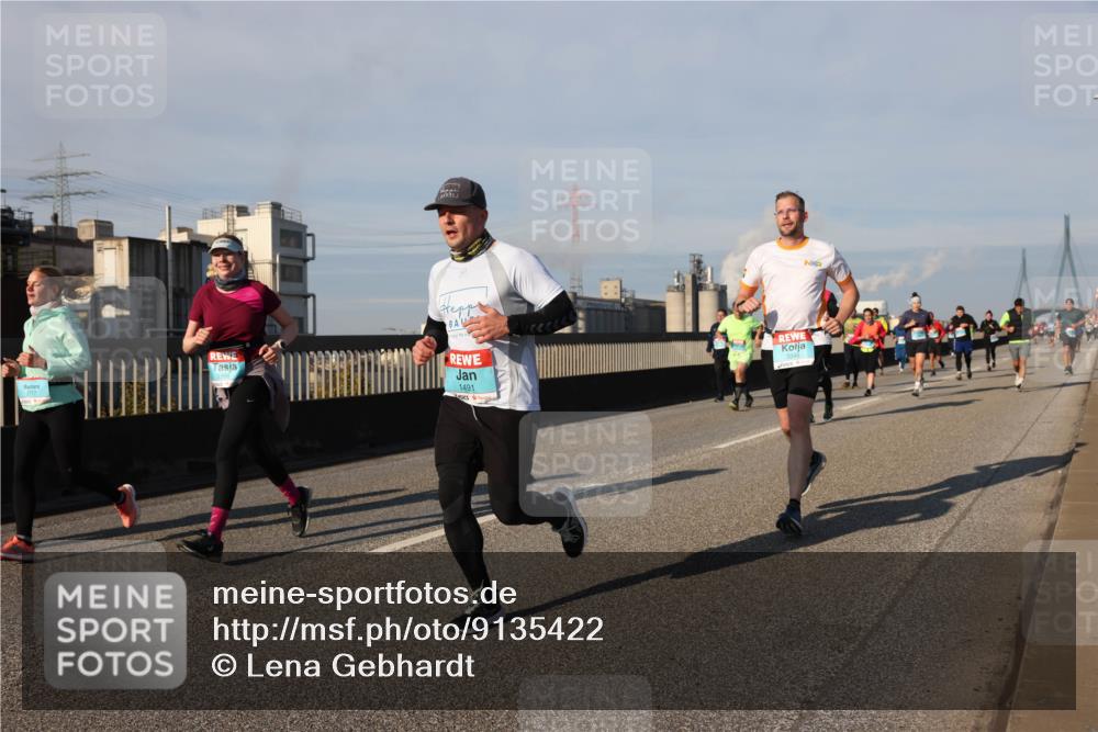 03.10.2025 - Köhlbrandbrückenlauf Lena Gebhardt http://msf.ph/oto/9135422 03.10.2025 09:53:32 Position 2 1491, 3345 meine-sportfotos.de