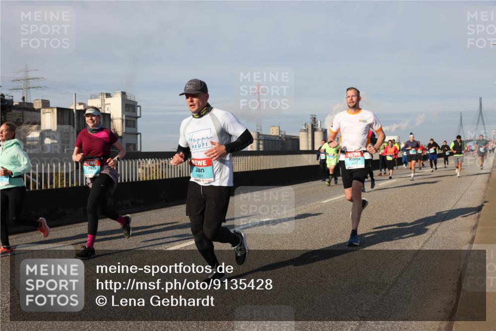 03.10.2025 - Köhlbrandbrückenlauf Lena Gebhardt http://msf.ph/oto/9135428 03.10.2025 09:53:32 Position 2 1491, 3345 meine-sportfotos.de