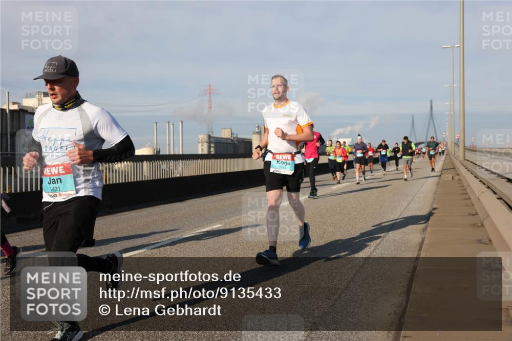 03.10.2025 - Köhlbrandbrückenlauf Lena Gebhardt http://msf.ph/oto/9135433 03.10.2025 09:53:33 Position 2 1491, 3345 meine-sportfotos.de