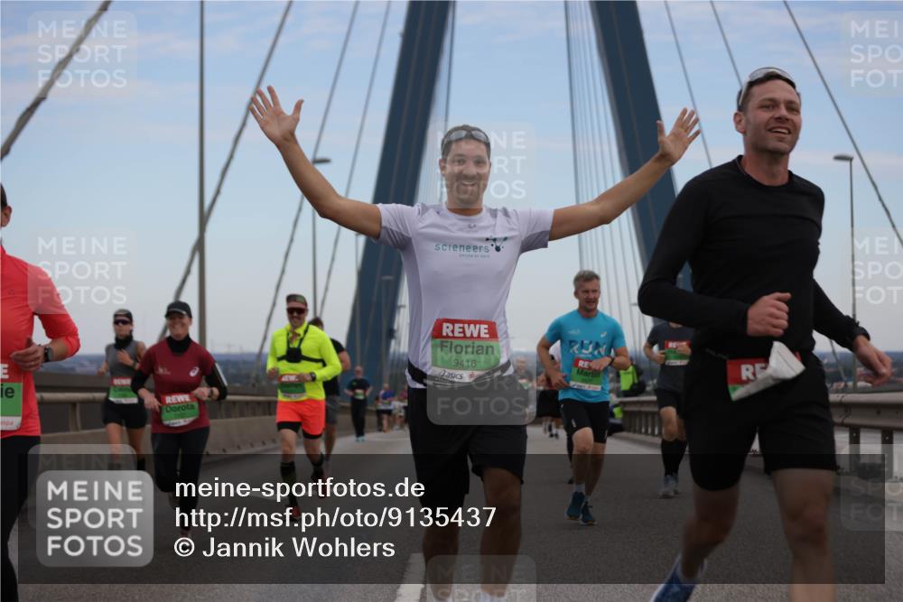 03.10.2025 - Köhlbrandbrückenlauf Jannik Wohlers http://msf.ph/oto/9135437 03.10.2025 15:24:11 Position 1 9416 meine-sportfotos.de