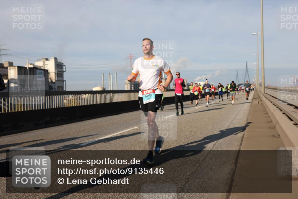 03.10.2025 - Köhlbrandbrückenlauf Lena Gebhardt http://msf.ph/oto/9135446 03.10.2025 09:53:33 Position 2 3345 meine-sportfotos.de