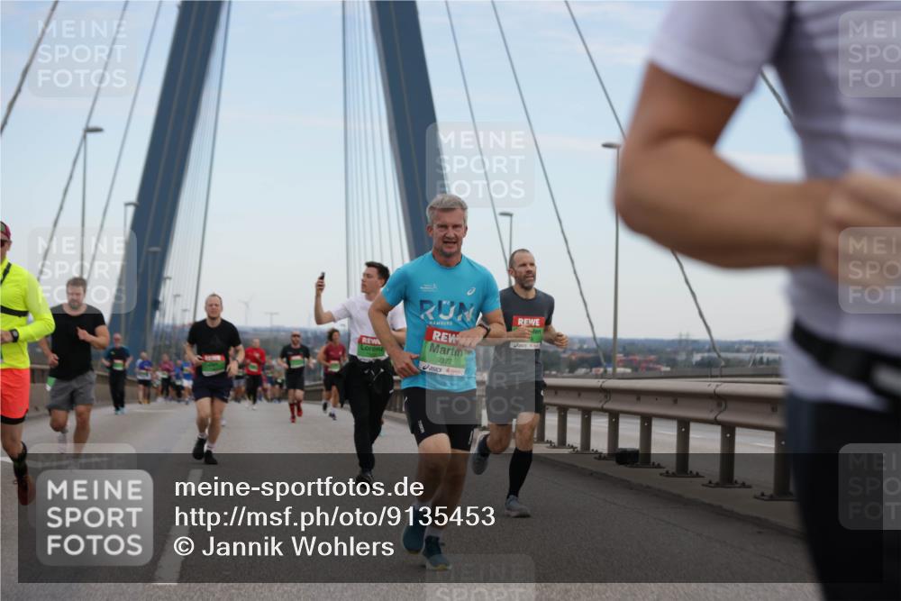 03.10.2025 - Köhlbrandbrückenlauf Jannik Wohlers http://msf.ph/oto/9135453 03.10.2025 15:24:13 Position 1 9377 meine-sportfotos.de